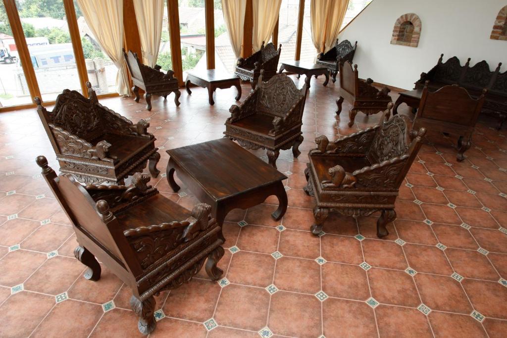 Hotel Majolika โมดรา ภายนอก รูปภาพ