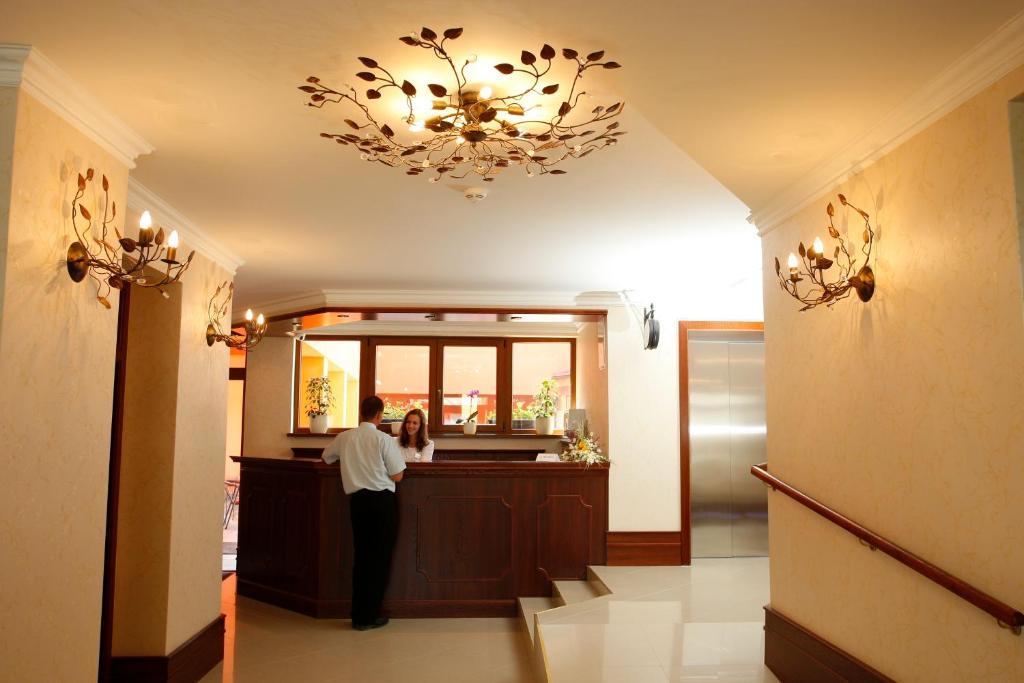 Hotel Majolika โมดรา ภายนอก รูปภาพ