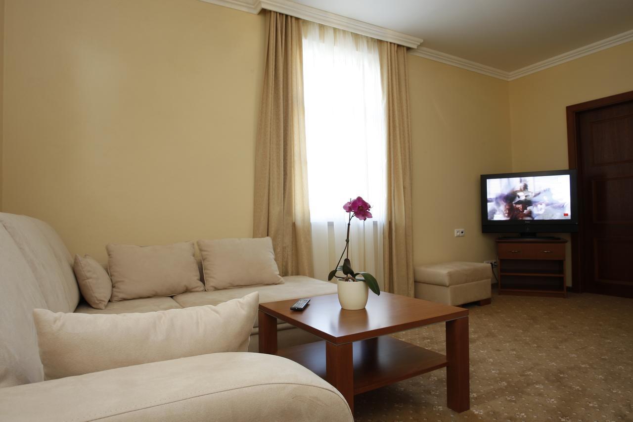 Hotel Majolika โมดรา ภายนอก รูปภาพ