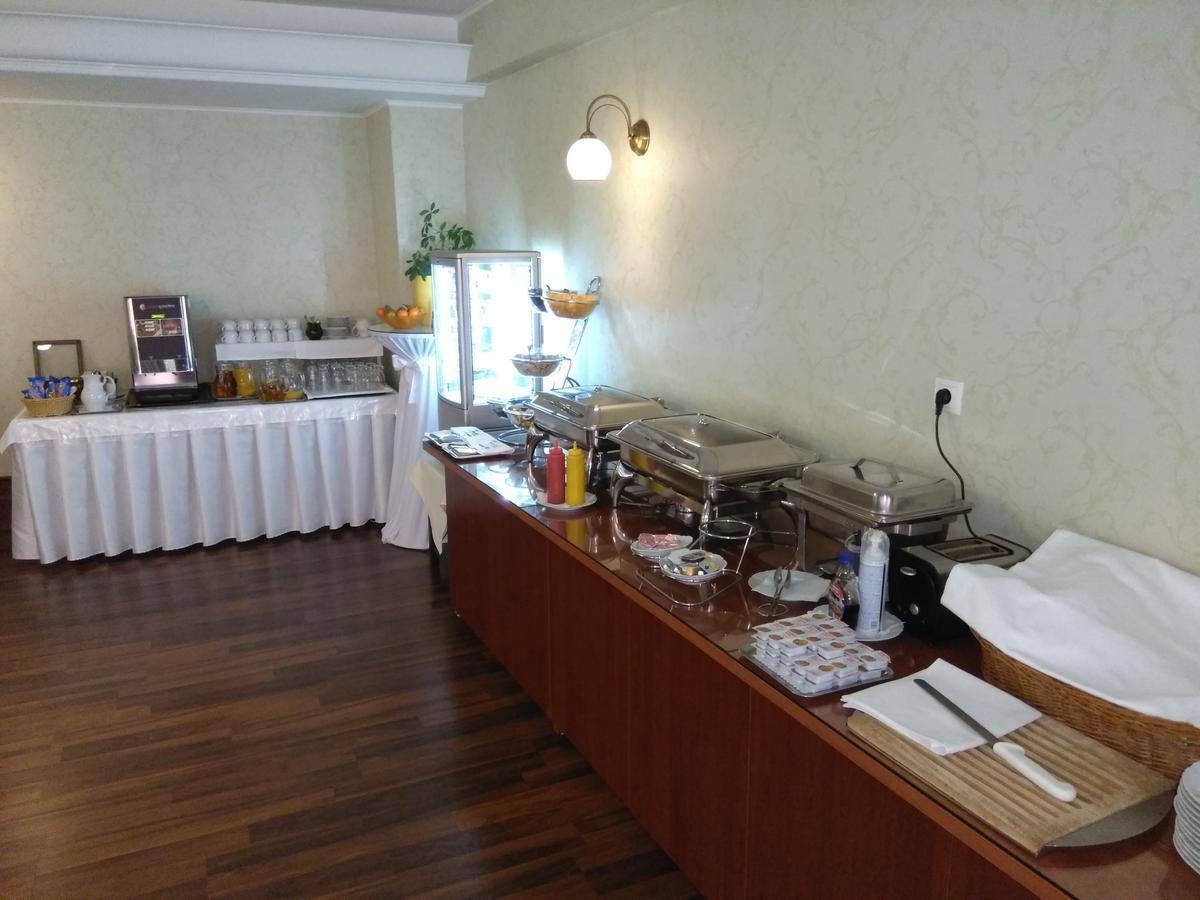 Hotel Majolika โมดรา ภายนอก รูปภาพ