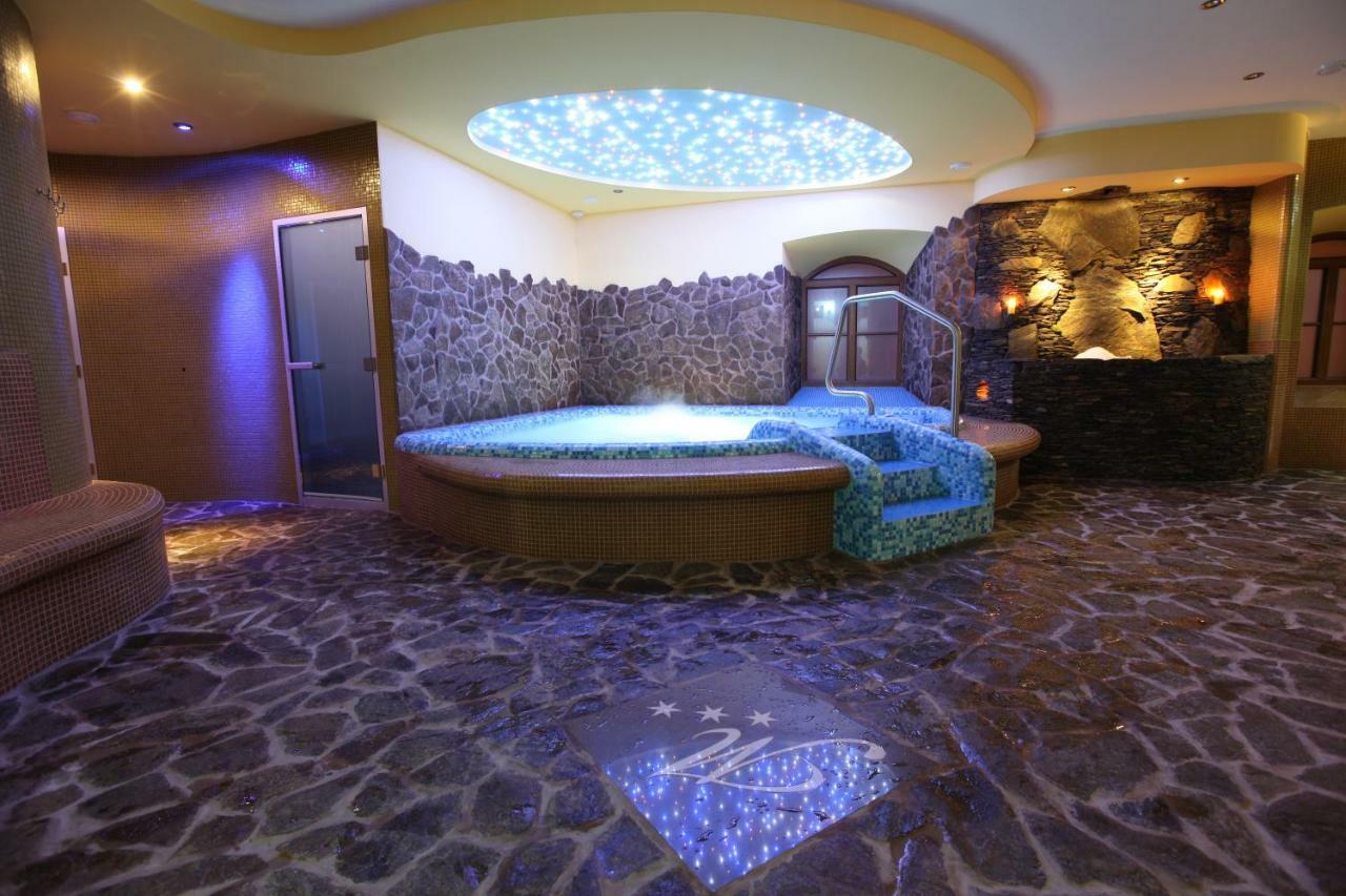 Hotel Majolika โมดรา ภายนอก รูปภาพ